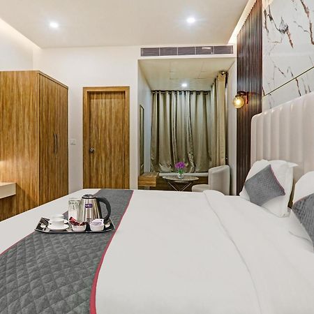 Super Townhouse Hotel Impact Chinhat Dış mekan fotoğraf