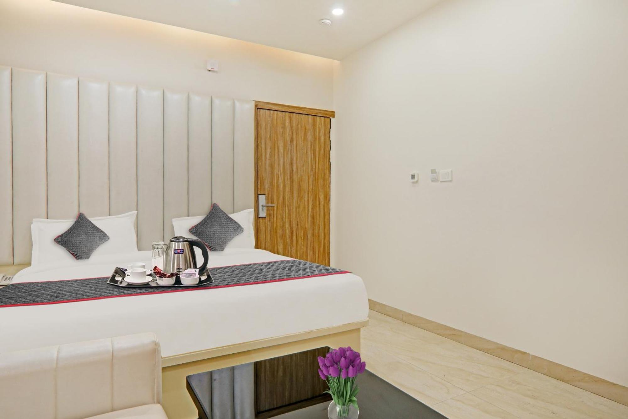 Super Townhouse Hotel Impact Chinhat Dış mekan fotoğraf