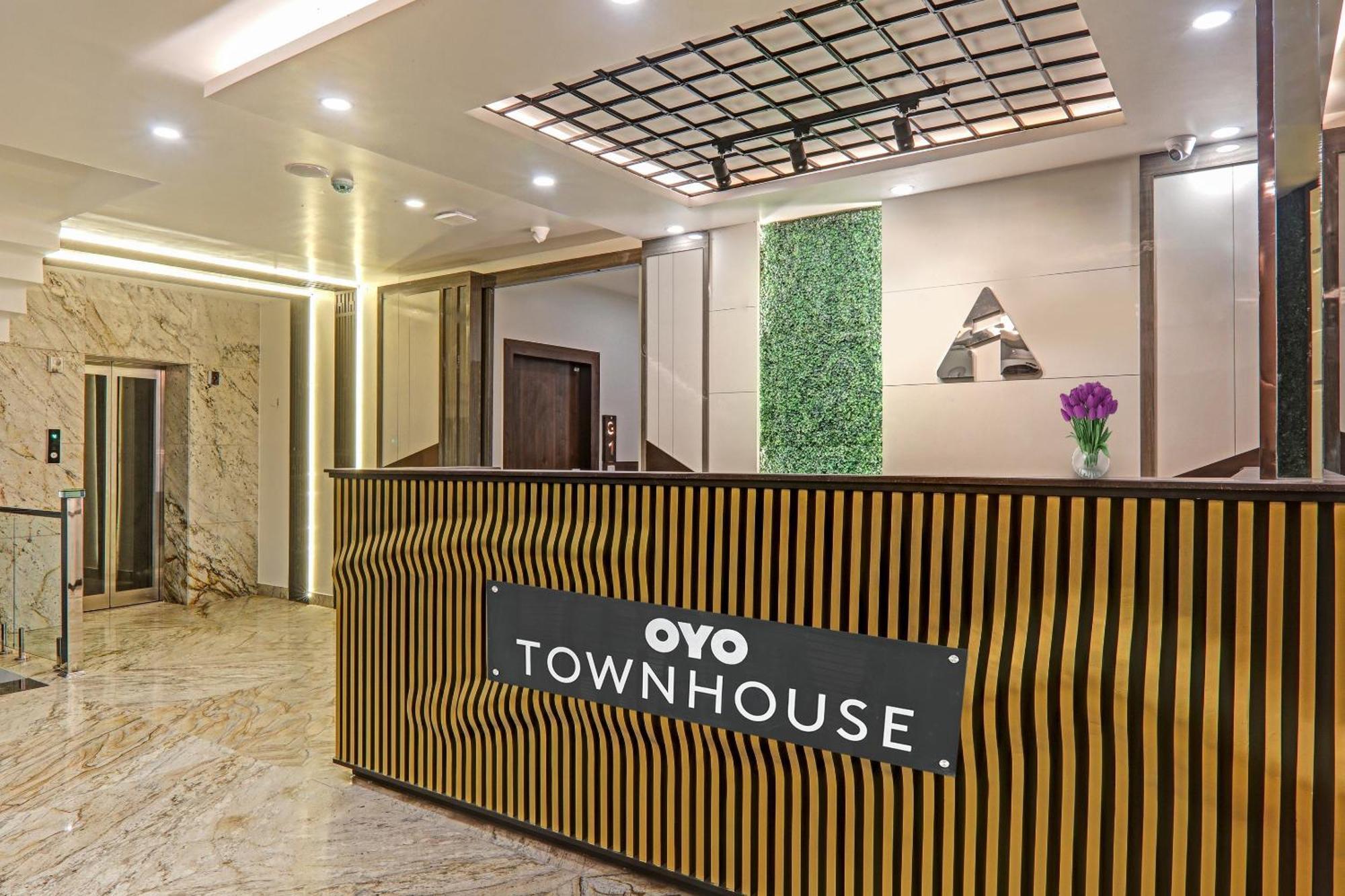 Super Townhouse Hotel Impact Chinhat Dış mekan fotoğraf