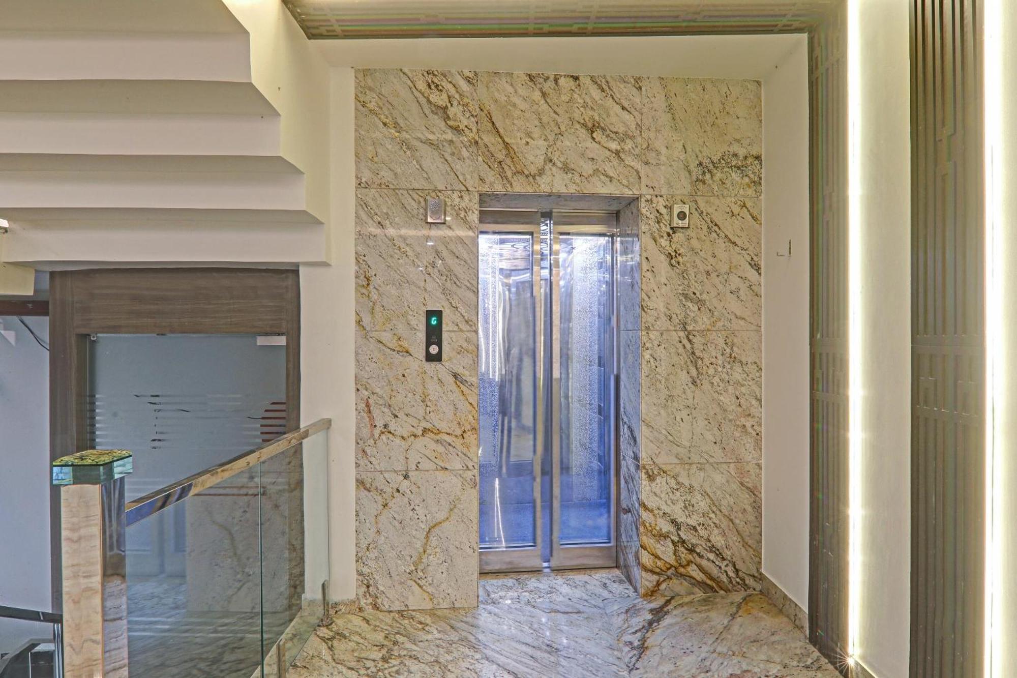 Super Townhouse Hotel Impact Chinhat Dış mekan fotoğraf