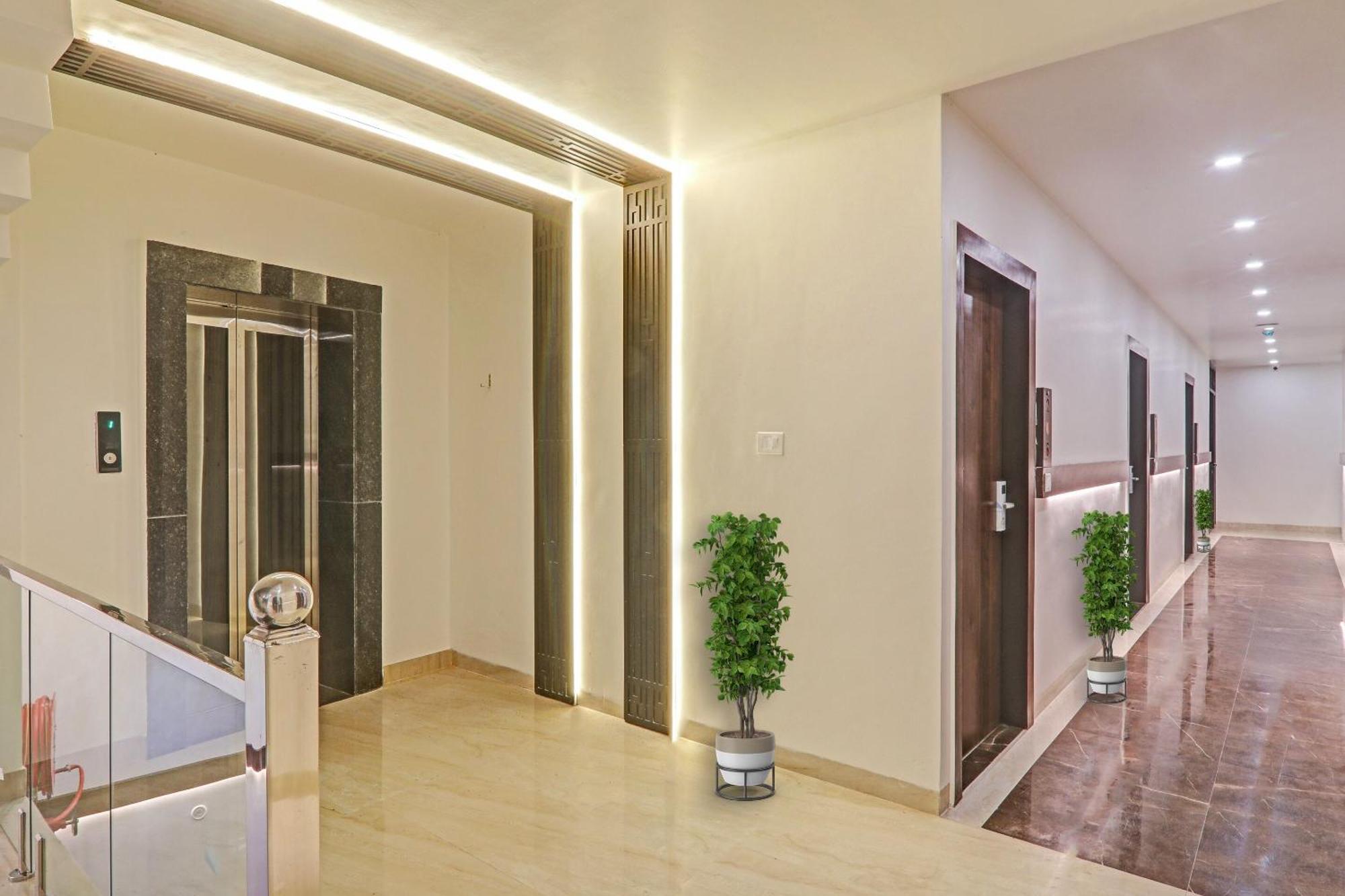 Super Townhouse Hotel Impact Chinhat Dış mekan fotoğraf